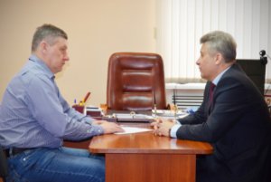 Владимир Макаров провел рабочую встречу с и. о. директора МУП «Специальное хозяйство»