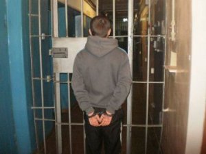 Полиция задержала подростков, грабивших прохожих на Пионерном