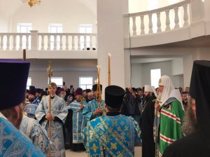 Патриарх всея Руси Кирилл прилетел в Ярцево на вертолёте Патриарх всея Руси Кирилл прилетел в Ярцево на вертолёте