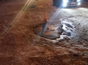 "Совсем звезданулись": жителей Ярцева рассмешил ямочный ремонт дороги