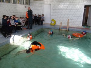 Урок безопасного плавания от сотрудников ГИМС