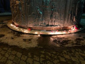 Зажгли свечи в память о трагедии в Кемерове