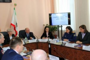 Заседание Комиссия по делам несовершеннолетних и защите их прав Смоленской области провели в Ярцевском районе