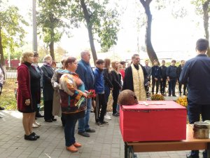 На улице Первомайский ручей в Ярцеве обнаружили останки красноармейца