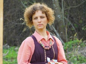 СЧАСТЛИВЫЕ ЛЮДИ ЖИВУТ В РОДОВЫХ ПОМЕСТЬЯХ СЧАСТЛИВЫЕ ЛЮДИ ЖИВУТ В РОДОВЫХ ПОМЕСТЬЯХ