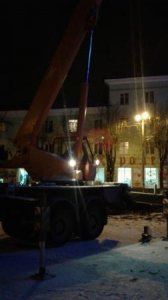 Инстаграм Ярцево Ру @yartsevoru сообщил об установке главной ёлки города