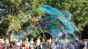 Фестиваль мыльных пузырей — добрый праздник на свежем воздухе!