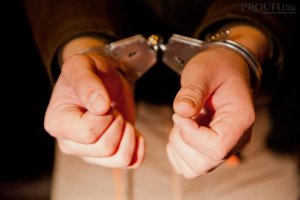 В Ярцеве полицейские задержали двоих подозреваемых в квартирной краже