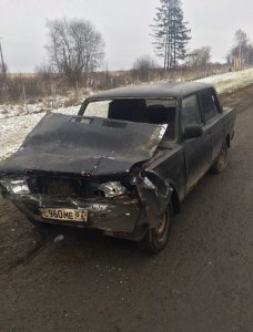На трассе в Смоленской области жёстко столкнулись фура и легковушка