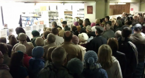 Жители Ярцево жалуются на огромные очереди в поликлинике