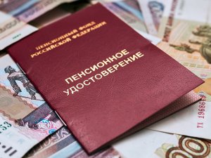 ПФР рассказал о выплате 13 700 рублей за стаж 20/25 лет.