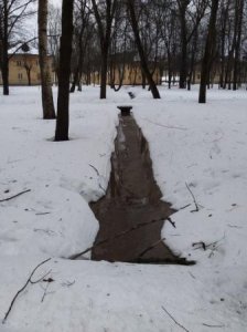 Пешеходы подают сигнал S.O.S.! ...---... Пешеходы подают сигнал S.O.S.! ...---...