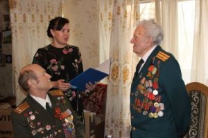 Ярцевчане поздравили со 100 – летием ветерана Великой Отечественной войны Ф.И.Русакова