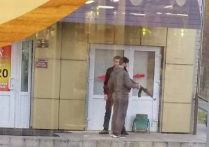 В Ярцеве местные жители сообщают о мужчинах с автоматом