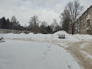 Парковка возле ЯЦРБ. Парковка возле ЯЦРБ.