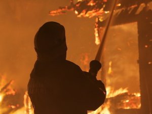 Ночной пожар в Ярцеве ликвидирован в кратчайшие сроки