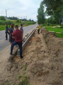 Продолжается строительство тротуара по ул. Московская