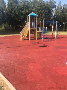 Замена покрытия на детской площадке