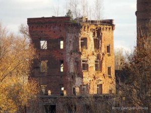 НА РУИНАХ ИСТОРИЧЕСКОГО НАСЛЕДИЯ НА РУИНАХ ИСТОРИЧЕСКОГО НАСЛЕДИЯ