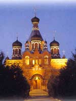 Храм Петра и Павла ночью