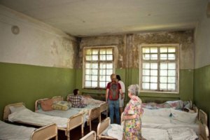 Смоленской больнице помогли молодожены, а не губернатор Островский