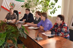 "Трудные" подростки на комиссии по делам несовершеннолетних и защите их прав