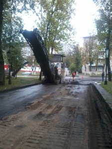 В сквере Победы ремонтируют аллею