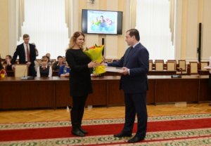 Ярцевчанка Елена Соболева заняла первое место в областном Интернет-фотоконкурсе "Семьи счастливые моменты"