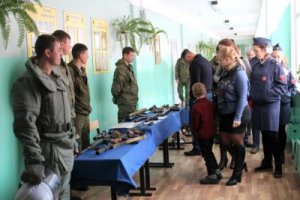 Участники сверхдальнего лыжного перехода ВДВ посетили Ярцево