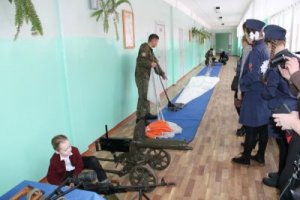 Участники сверхдальнего лыжного перехода ВДВ посетили Ярцево