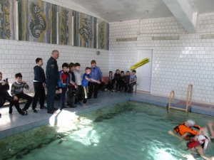 Урок безопасного плавания от сотрудников ГИМС