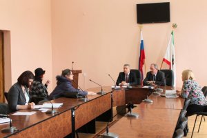 Прием граждан по личным вопросам провел Владимир Макаров