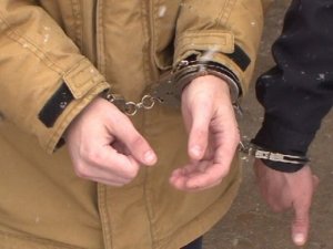 Житель Ярцева задушил соседку и закопал тело в лесу.