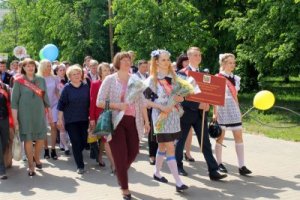 Выпускники района попрощались со школами