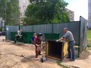 Ещё одна контейнерная площадка приведена в порядок!