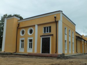 Главный редактор сайта Ярцево Ру неоднократно предлагал возродить кинотеатр «Россия»