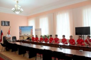 Юнармейцев чествовали в районной Администрации