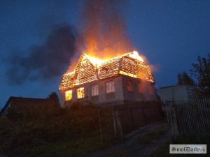 Очевидцы: В Ярцеве мужчина скончался из-за переживаний во время пожара соседнего дома