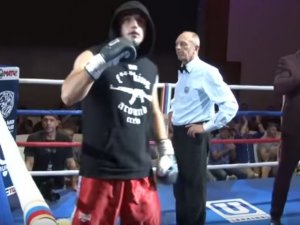 Боксер из Ярцево Артуш Саркисян встретится с олимпийским чемпионом