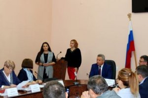 Новым депутатам Ярцевского горсовета вручили удостоверения
