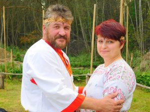 СЧАСТЛИВЫЕ ЛЮДИ ЖИВУТ В РОДОВЫХ ПОМЕСТЬЯХ