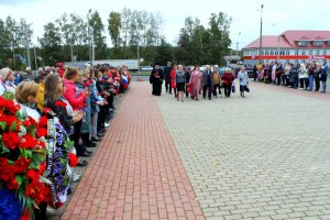 Митинг, посвященный 76-ой годовщине освобождения города Ярцево от немецко-фашистских захватчиков