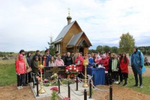 Торжественное открытие памятного знака воинам, погибшим во время Великой Отечественной войны