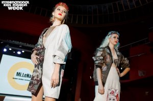 Модельер и педагог Елена Миклашевская на столичном подиуме