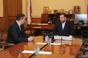 Заместитель главы города Ярцево прославился