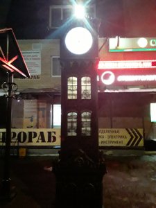 Хлудовская башня с часами установлена 