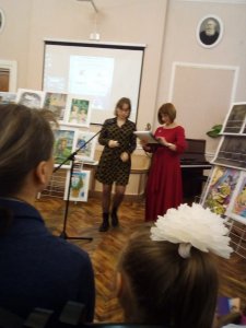 Награждение победителей конкурса юных художников.