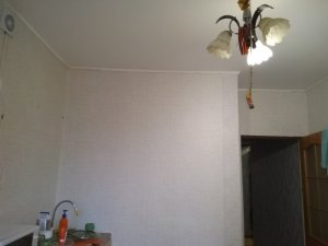 Сироте с двумя детьми из г. Ярцево отремонтировали квартиру