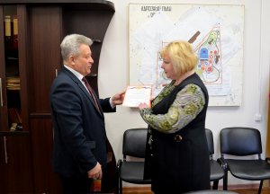 Владимир Макаров поздравил сотрудников Управления ЖКХ Администрации района с профессиональным праздником.