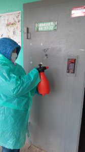 В Ярцево проводят обработку подъездов в многоквартирных домах